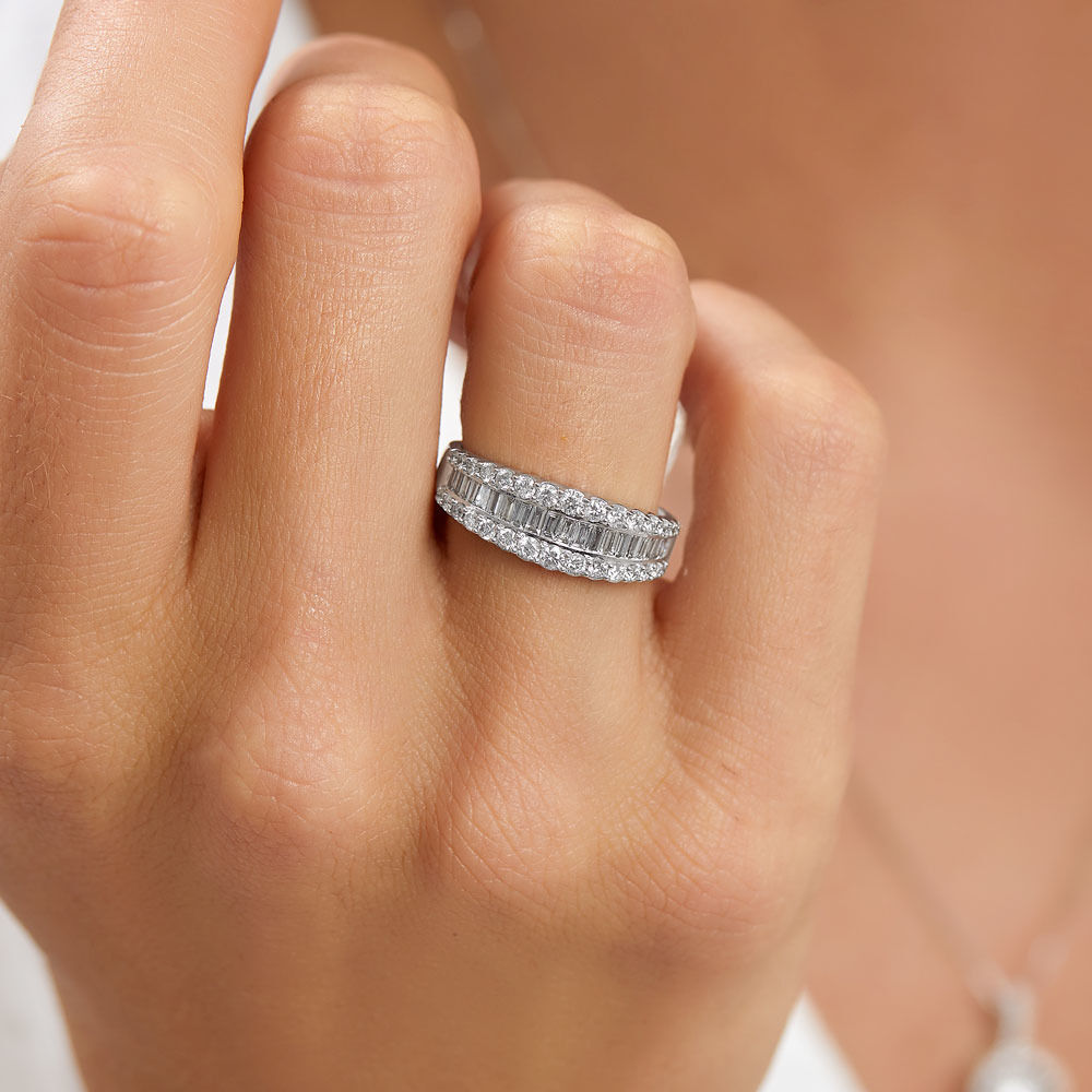 Ring with 1 Carat TW of Diamonds in 14ct White Gold
