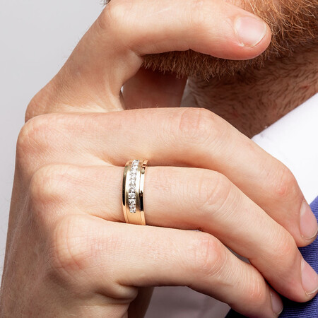 Men's Ring with 1/4 Carat TW of Diamonds in 10ct Yellow Gold Men's Ring with 1/4 Carat TW of Diamonds in 10ct Yellow Gold