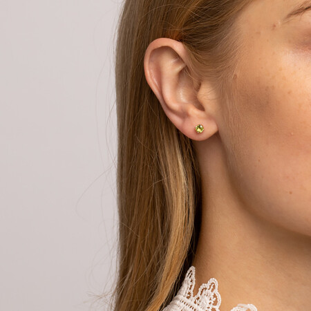 Stud Earrings with Peridot in 10kt Yellow Gold Stud Earrings with Peridot in 10kt Yellow Gold