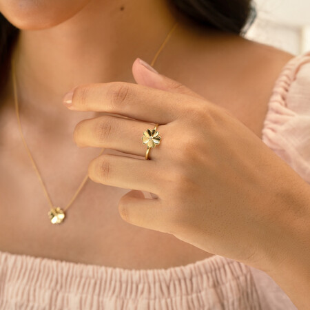 Flower Ring with Diamond in 10ct Yellow Gold Flower Ring with Diamond in 10ct Yellow Gold
