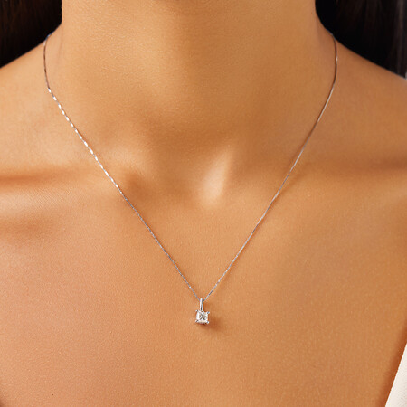 Solitaire Pendant with 0.50 Carat Diamond in 18kt White Gold Solitaire Pendant with 0.50 Carat Diamond in 18kt White Gold