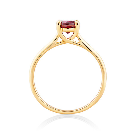 Ring with Rhodolite Garnet in 10kt Yellow Gold Ring with Rhodolite Garnet in 10kt Yellow Gold