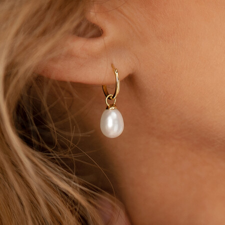 Hoop Earrings with Cultured Freshwater Pearls in 10kt Yellow Gold Hoop Earrings with Cultured Freshwater Pearls in 10kt Yellow Gold