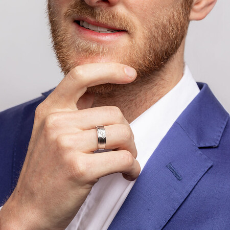 Men's Ring with Diamonds in 10ct White Gold Men's Ring with Diamonds in 10ct White Gold