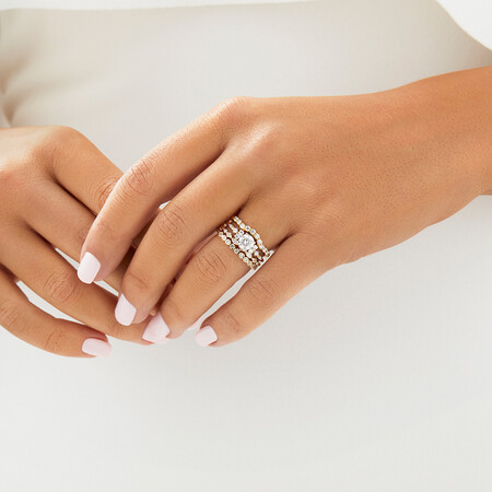 Wedding Band with 1/4 Carat TW of Diamonds in 18ct Yellow Gold Wedding Band with 1/4 Carat TW of Diamonds in 18ct Yellow Gold