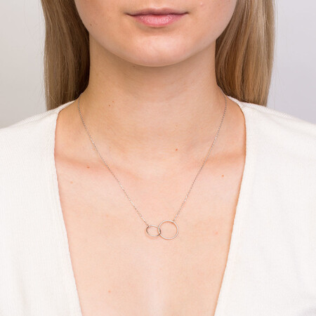 Circle Link Necklace in Sterling Silver Circle Link Necklace in Sterling Silver
