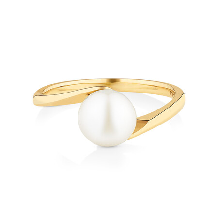 Ring with Cultured Freshwater Pearl in 10kt Yellow Gold Ring with Cultured Freshwater Pearl in 10kt Yellow Gold