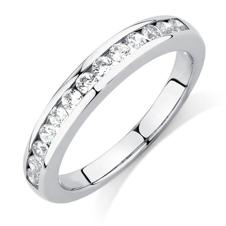 Ring with Cubic Zirconias in Sterling Silver Ring with Cubic Zirconias in Sterling Silver