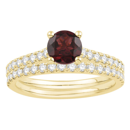 Bridal Set with Ruby & 0.69 Carat TW of Diamonds in 14ct Yellow Gold Bridal Set with Ruby & 0.69 Carat TW of Diamonds in 14ct Yellow Gold