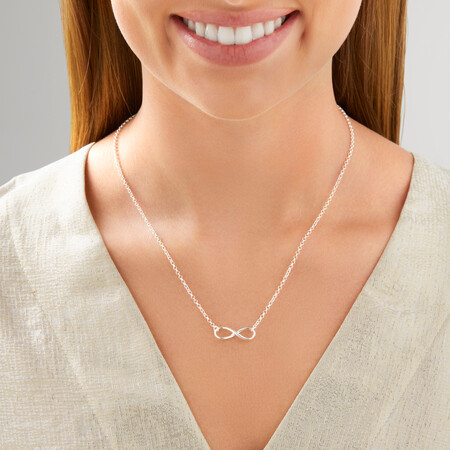 Infinity Necklace in Sterling Silver Infinity Necklace in Sterling Silver