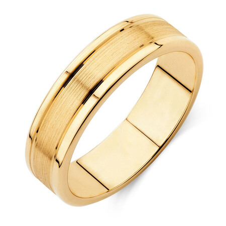 Men's Wedding Band in 10kt Yellow Gold Men's Wedding Band in 10kt Yellow Gold