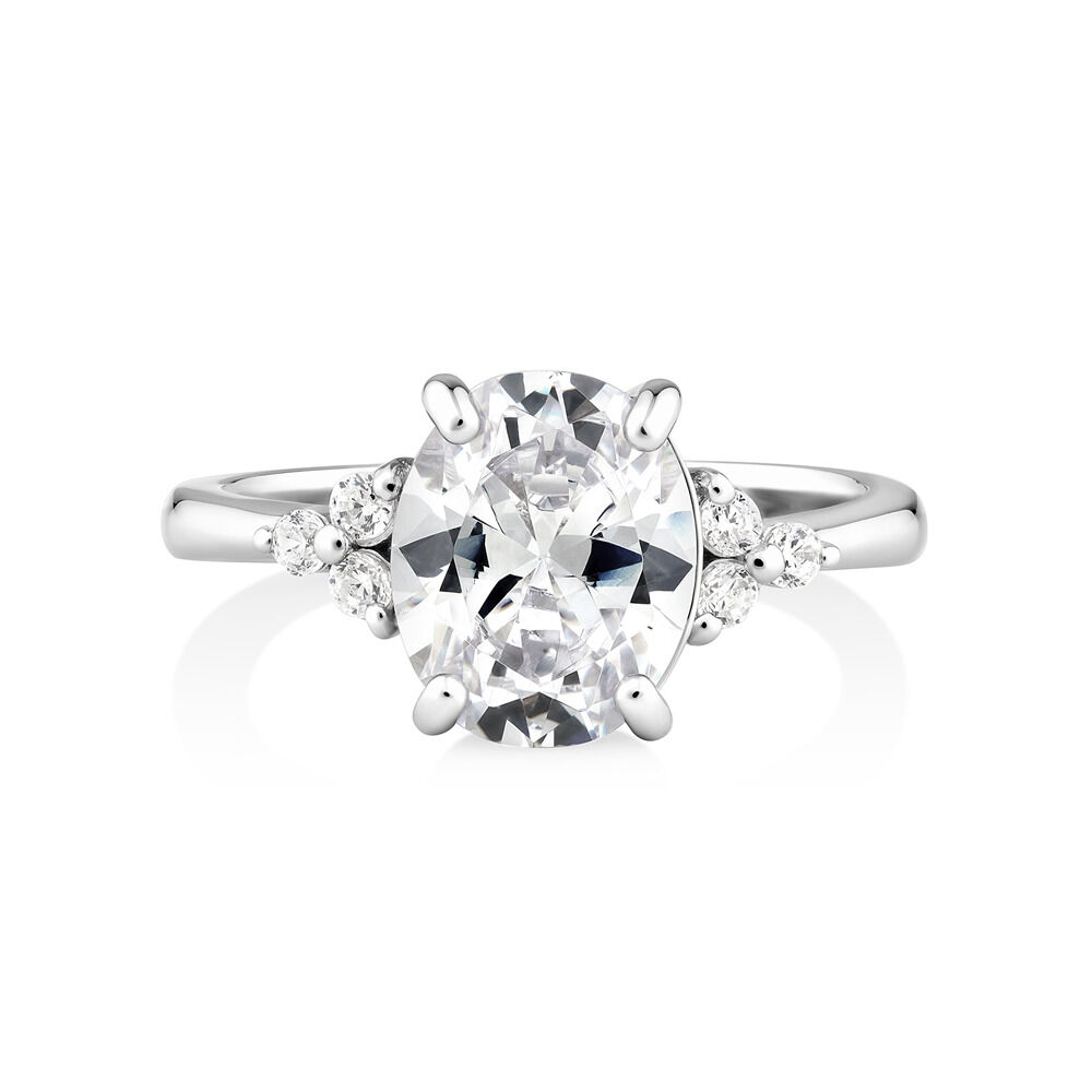 Ring with Cubic Zirconia in Sterling Silver