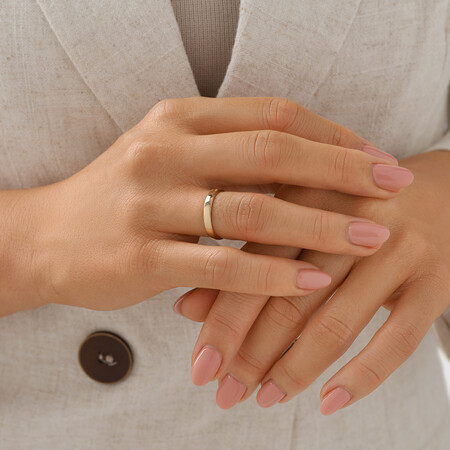 Half Round Wedding Band in 10ct Yellow Gold Half Round Wedding Band in 10ct Yellow Gold