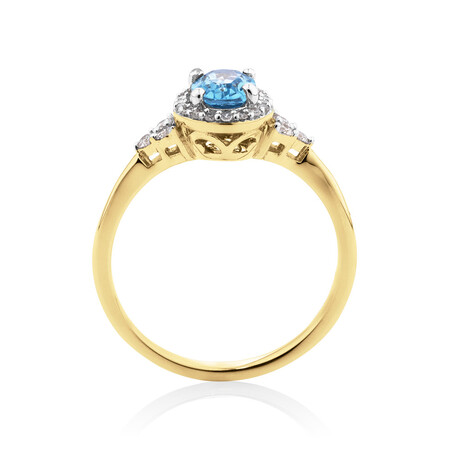 Ring with Diamonds & Natural Topaz in 10ct Yellow Gold Ring with Diamonds & Natural Topaz in 10ct Yellow Gold