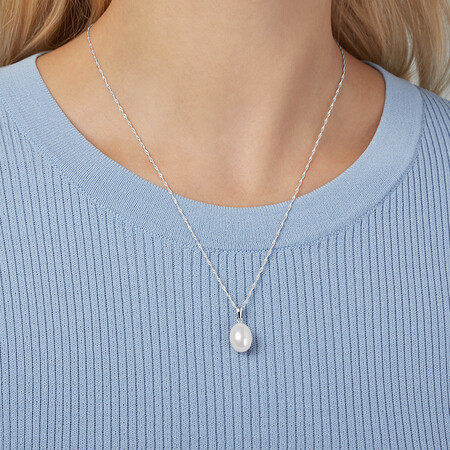 Pendant with a Cultured Freshwater Pearl in Sterling Silver Pendant with a Cultured Freshwater Pearl in Sterling Silver