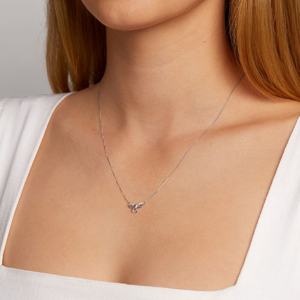 Bow Necklace with Diamonds in 10ct 