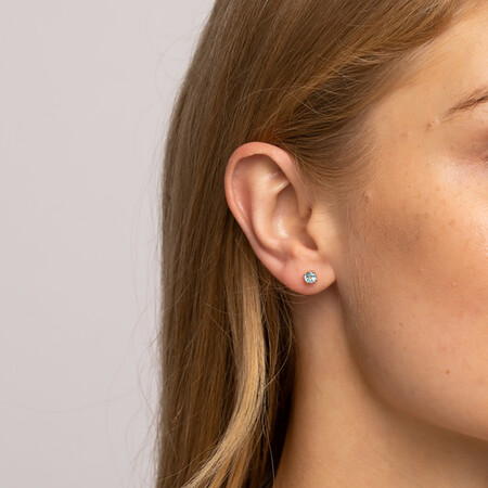 4mm Stud Earrings with Topaz in 10ct Yellow Gold 4mm Stud Earrings with Topaz in 10ct Yellow Gold