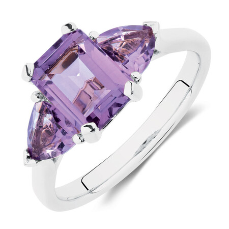 Ring with Amethyst in 10ct White Gold Ring with Amethyst in 10ct White Gold