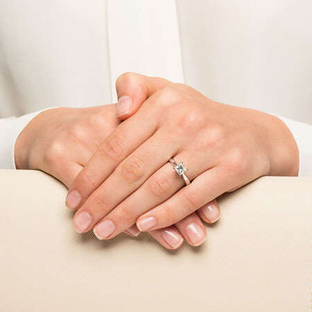 Certified Solitaire Engagement Ring with a 1 Carat TW Diamond in 18ct White Gold Certified Solitaire Engagement Ring with a 1 Carat TW Diamond in 18ct White Gold