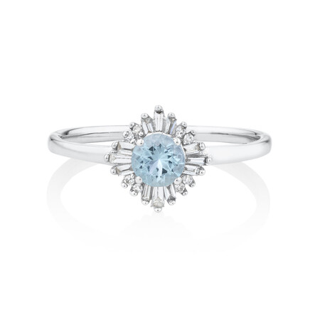 Ring with Aquamarine & Diamonds in 10ct White Gold Ring with Aquamarine & Diamonds in 10ct White Gold