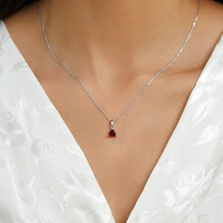 Garnet Pendant With Chain In Sterling Silver Garnet Pendant With Chain In Sterling Silver