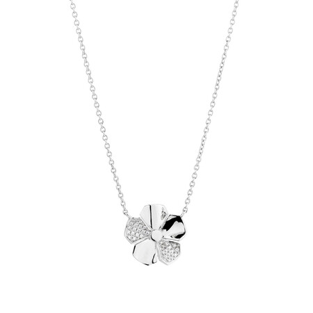 Flower Necklace with Cubic Zirconia in Sterling Silver Flower Necklace with Cubic Zirconia in Sterling Silver