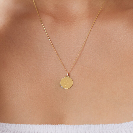 Live, Laugh, Love' Disc Pendant in 10ct Yellow Gold Live, Laugh, Love' Disc Pendant in 10ct Yellow Gold