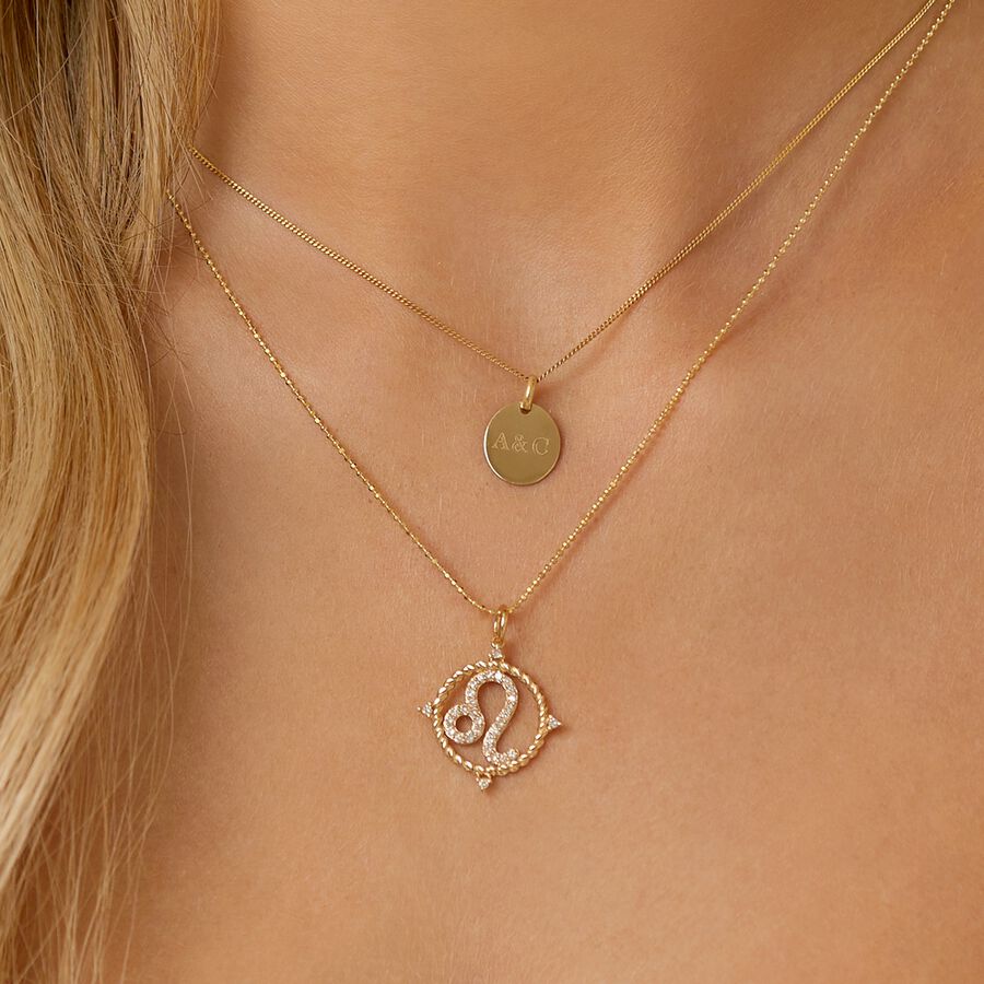 Oval Disc Pendant In 10kt Yellow Gold