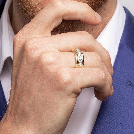 Men's Ring with 1 Carat TW of Diamonds in 10ct Yellow Gold Men's Ring with 1 Carat TW of Diamonds in 10ct Yellow Gold