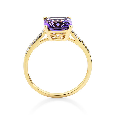 Ring with Amethyst & Diamonds in 10ct Yellow Gold Ring with Amethyst & Diamonds in 10ct Yellow Gold