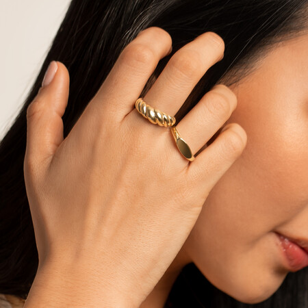 Oval Signet Ring in 10kt Yellow Gold Oval Signet Ring in 10kt Yellow Gold