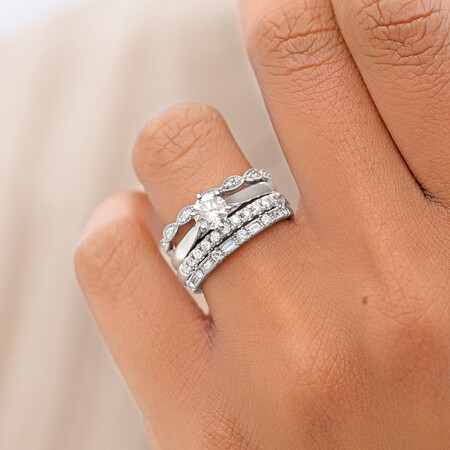 Wedding Band with Diamonds in 10kt White Gold Wedding Band with Diamonds in 10kt White Gold