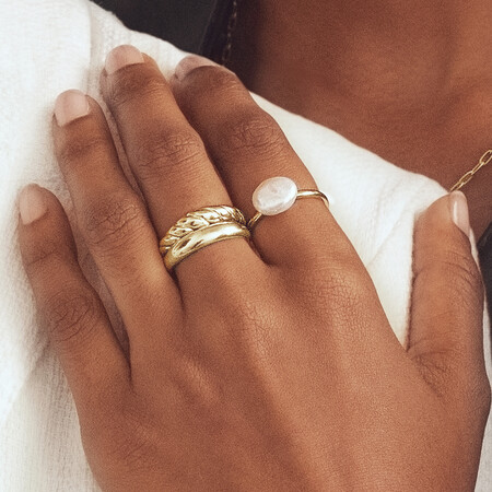 Ring with 9-10mm Cultured Freshwater Baroque Pearls in 10kt Yellow Gold Ring with 9-10mm Cultured Freshwater Baroque Pearls in 10kt Yellow Gold