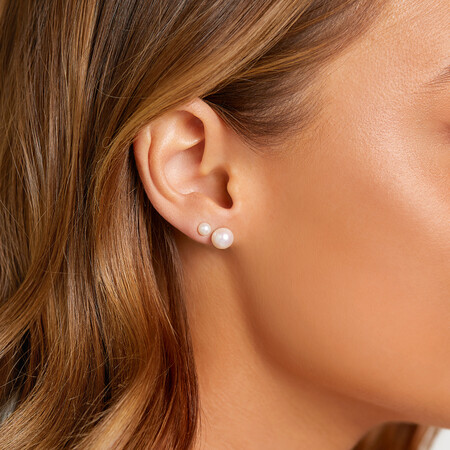 Stud Earrings with 4mm Round Cultured Freshwater Pearl in 10kt Yellow Gold Stud Earrings with 4mm Round Cultured Freshwater Pearl in 10kt Yellow Gold