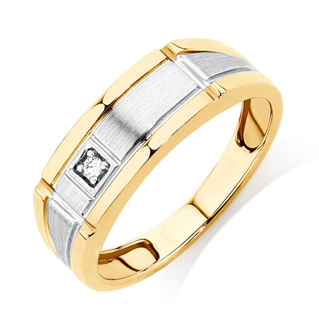 Men's Ring with a Diamond in 10kt Yellow Gold Men's Ring with a Diamond in 10kt Yellow Gold