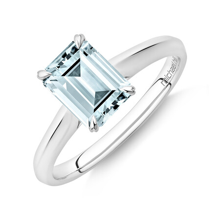 Ring with Aquamarine in 10kt White Gold Ring with Aquamarine in 10kt White Gold
