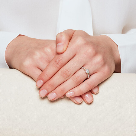 Promise Ring with Diamonds in 10ct White & Yellow Gold Promise Ring with Diamonds in 10ct White & Yellow Gold