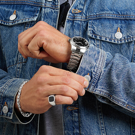 Men's Watch in Stainless Steel Men's Watch in Stainless Steel