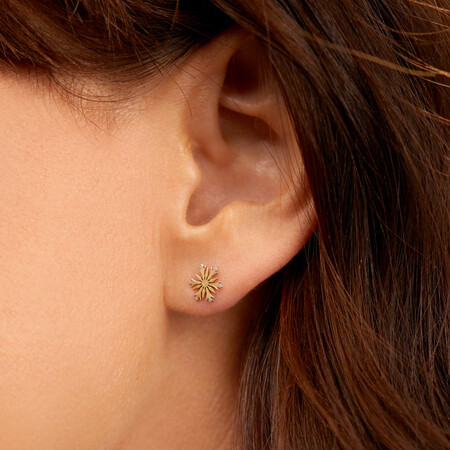 Snowflake Stud Earrings in 10kt Yellow Gold Snowflake Stud Earrings in 10kt Yellow Gold