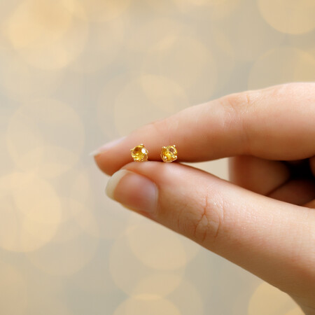 4mm Stud Earrings with Citrine in 10ct Yellow Gold 4mm Stud Earrings with Citrine in 10ct Yellow Gold