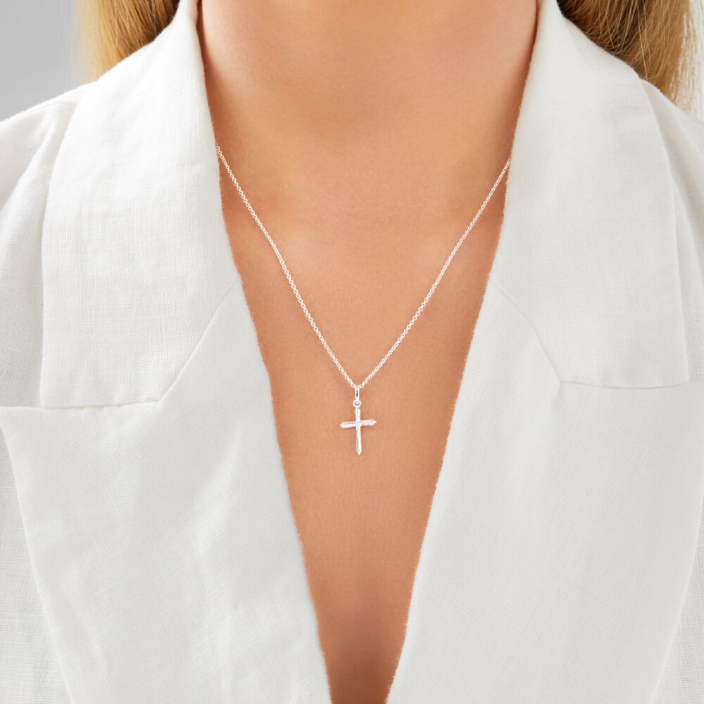 Cross Pendant in Sterling Silver