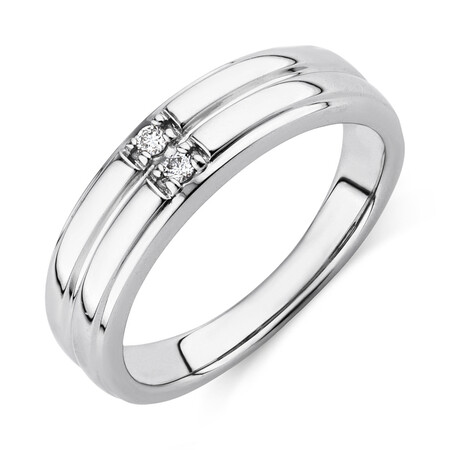 Ring with Diamonds in 10ct White Gold Ring with Diamonds in 10ct White Gold