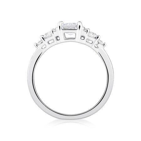 Ring with Cubic Zirconia in Sterling Silver Ring with Cubic Zirconia in Sterling Silver
