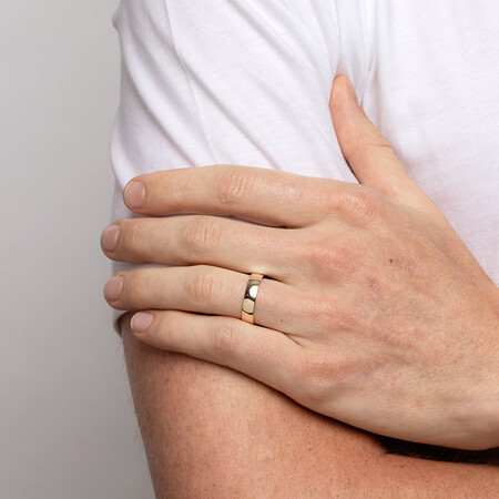 Lite Half Round Wedding Band in 10ct Yellow Gold Lite Half Round Wedding Band in 10ct Yellow Gold