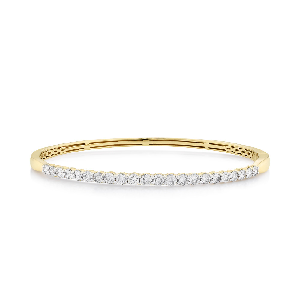 Hinged bangle with 2 Carat TW of Diamonds in 14ct Yellow Gold