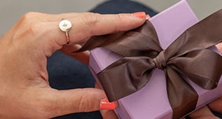 How To Buy And Email A Gift Card