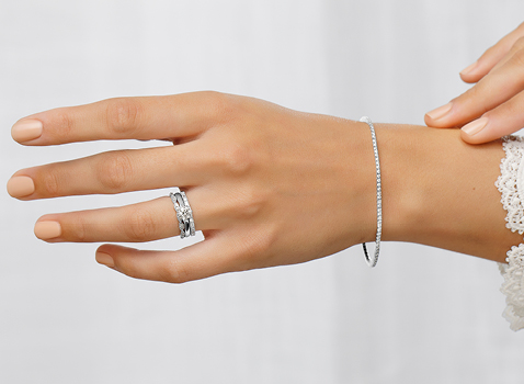 White Gold Diamond Engagement Rings and Diamond Tennis Bracelet White Gold Diamond Engagement Rings and Diamond Tennis Bracelet