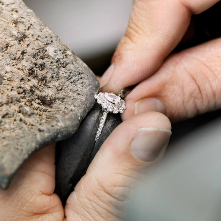 Our signature, exclusive Bridal Collection featuring exquisite engagement rings and wedding bands, crafted to capture the beauty of your love story. A reflection of Sir Michael Hill’s love of the very best in design and aesthetics, this Collection epitomises the highest levels of quality, craftsmanship, and beauty.